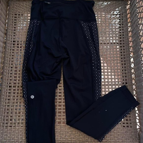 Lululemon Black Colour Me Quick 7/8 Tight 25" - Picture 4 of 13